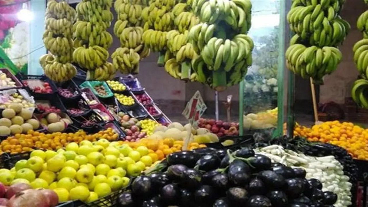 تباين في أسعار الخضروات والفواكه بمختلف أسواق محافظة البحيرة اليوم وسط إقبال المواطنين